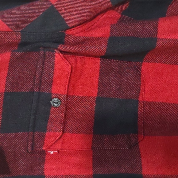 NWT HAS DEFECT LEVI'S RED AND BLACK BARSTOW WESTERN FLANNEL SHIRT XXL - Picture 7 of 16